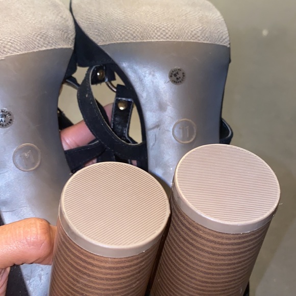 New Liz Claiborne Bahati Heeled Sandals in Black - Picture 6 of 7